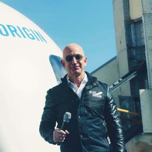 ¡Jeff Bezos de viaje espacial!