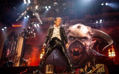 Iron Maiden regresó a México y hace cantar a su Dr.Simi
