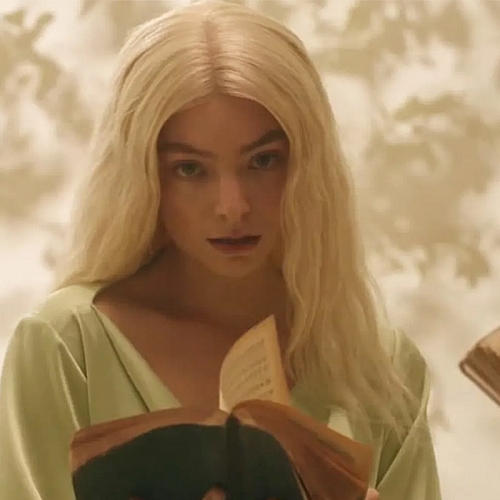 Lorde se tiñe de rubia en su nuevo video musical Mood Ring